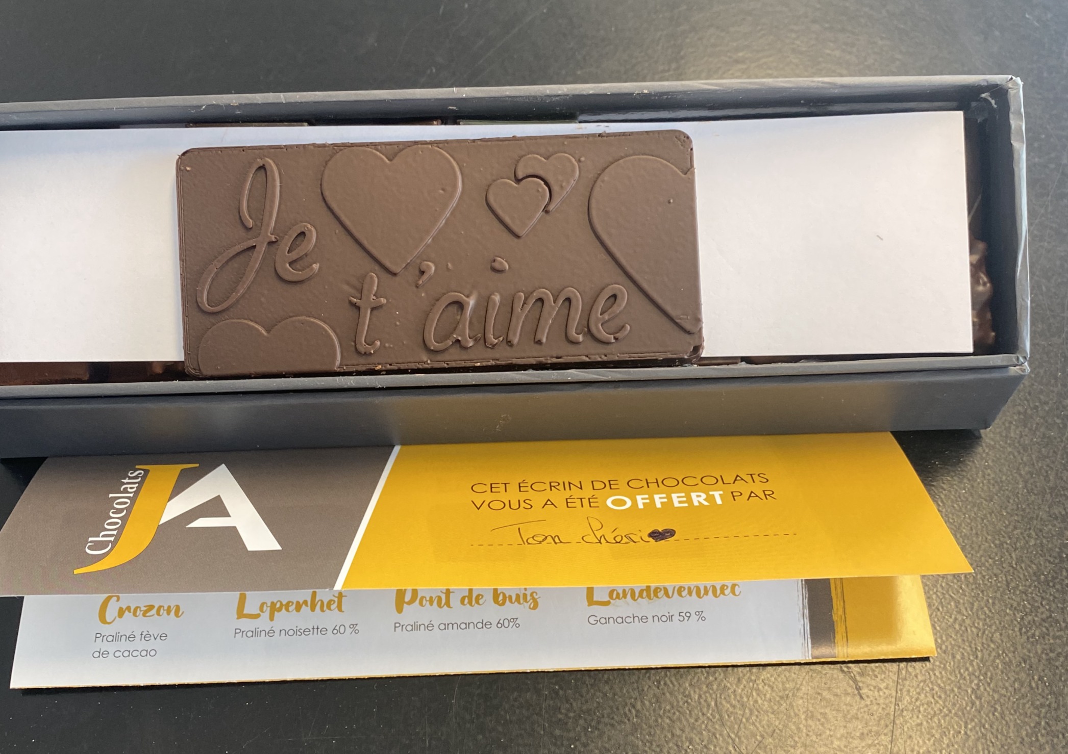 Écrin de chocolats – Personnalisation “Je t’aime”